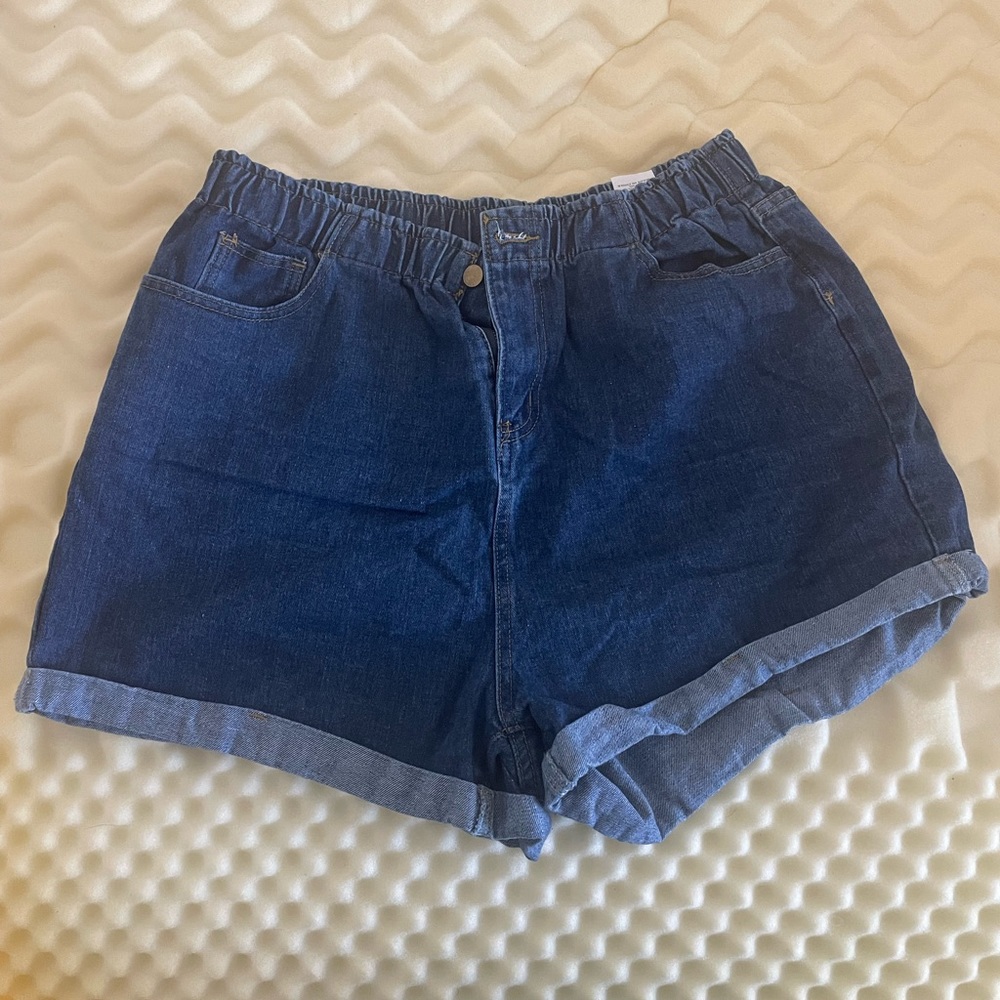 Women’s High-waisted Jean Shorts